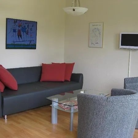 Ruhe-natur-meerblick-das-atelier-in-lohme-wandern-radfahren-golf-direkt-vor-der-tuer Tatil Evi Lohme