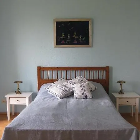 Ruhe-natur-meerblick-das-atelier-in-lohme-wandern-radfahren-golf-direkt-vor-der-tuer 펜션 *