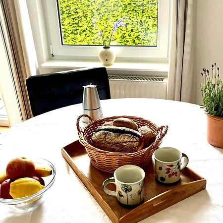 Ruhe-natur-meerblick-das-atelier-in-lohme-wandern-radfahren-golf-direkt-vor-der-tuer Tatil Evi *