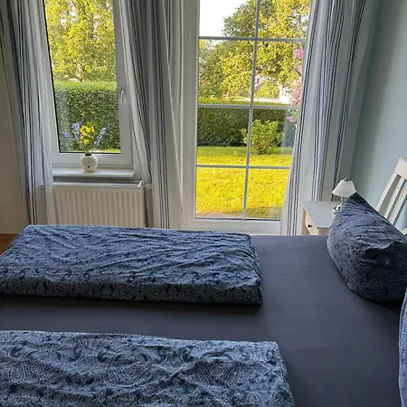 Ruhe-natur-meerblick-das-atelier-in-lohme-wandern-radfahren-golf-direkt-vor-der-tuer