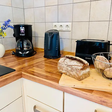 Tatil Evi Ruhe-natur-meerblick-das-atelier-in-lohme-wandern-radfahren-golf-direkt-vor-der-tuer Lohme