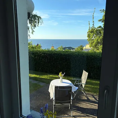 Tatil Evi Ruhe-natur-meerblick-das-atelier-in-lohme-wandern-radfahren-golf-direkt-vor-der-tuer Lohme