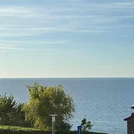 Ruhe-natur-meerblick-das-atelier-in-lohme-wandern-radfahren-golf-direkt-vor-der-tuer Tatil Evi Lohme